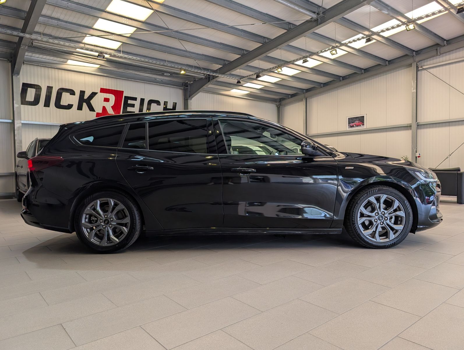 Fahrzeugabbildung Ford Focus 1.0 EB ST-Line ACC LED CAM Styling WINTER
