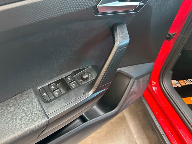 MYAUTOCENTER – Gebraucht- und Jahreswagen mit Werkstattservice in Pfaffenhofen Seat Arona *1.Hand*19%*Tempo*Navi*Spurass*LED*