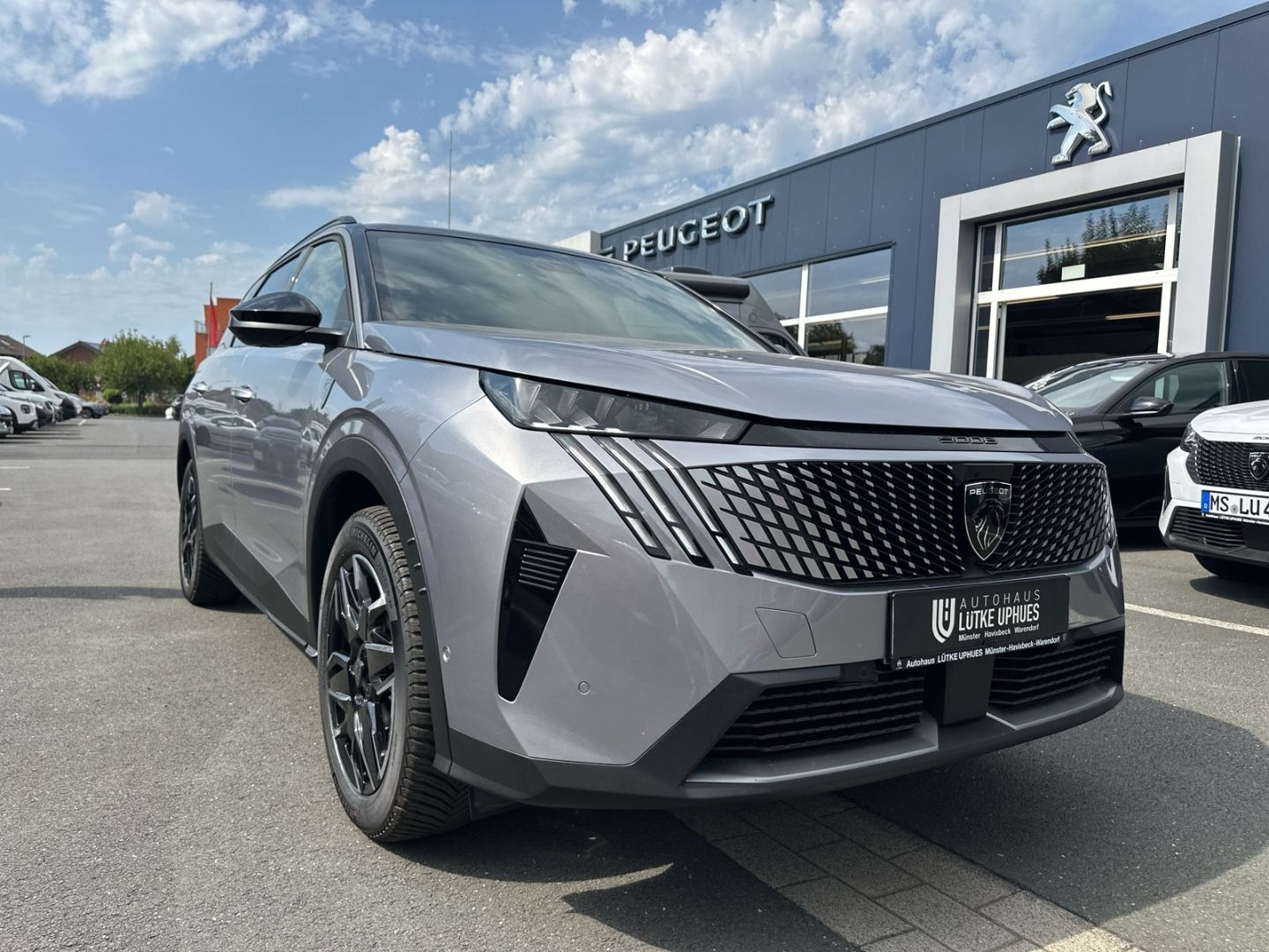 Fahrzeugabbildung Peugeot 5008 GT HYBRID 145 e-DSC6 AHK-abn. Navi ACC