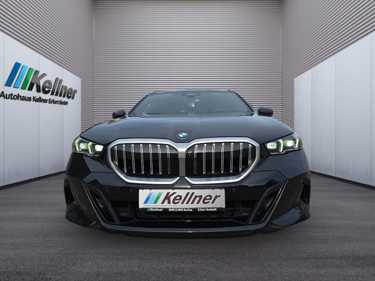 BMW 520 d Tour. M-Sport AHK+Head-Up+Pano+H&K+360 Gra imagem 3