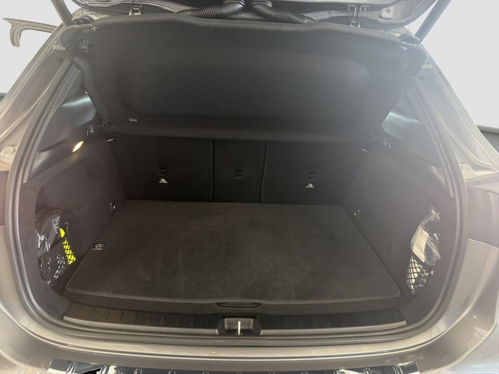 Fahrzeugabbildung Mercedes-Benz GLA 180 AMG*Night*DISTRONIC*KeyL*PDC*RFK*ParkAss
