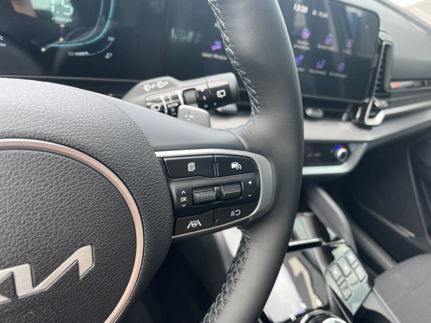 Fahrzeugabbildung Kia Sportage Vision MildHybrid LED Verkehrszeichener
