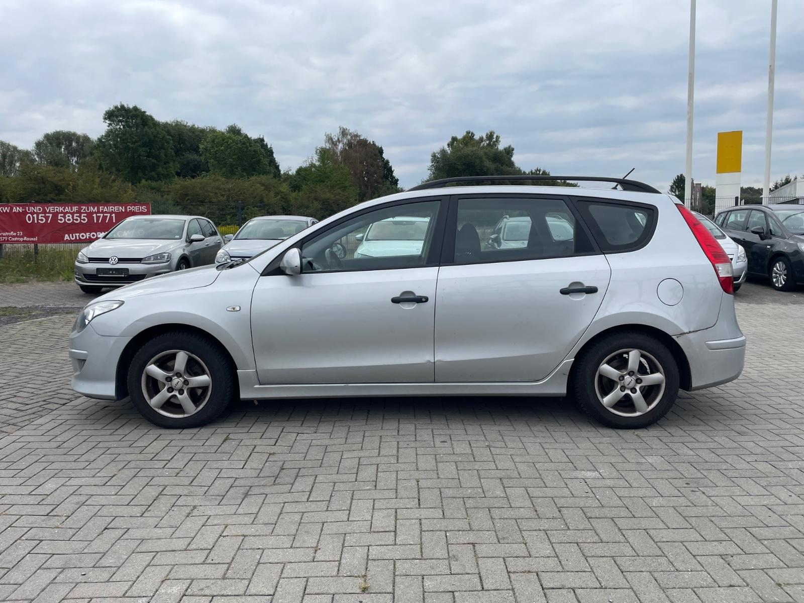 Hyundai i30 2010 — photo 10