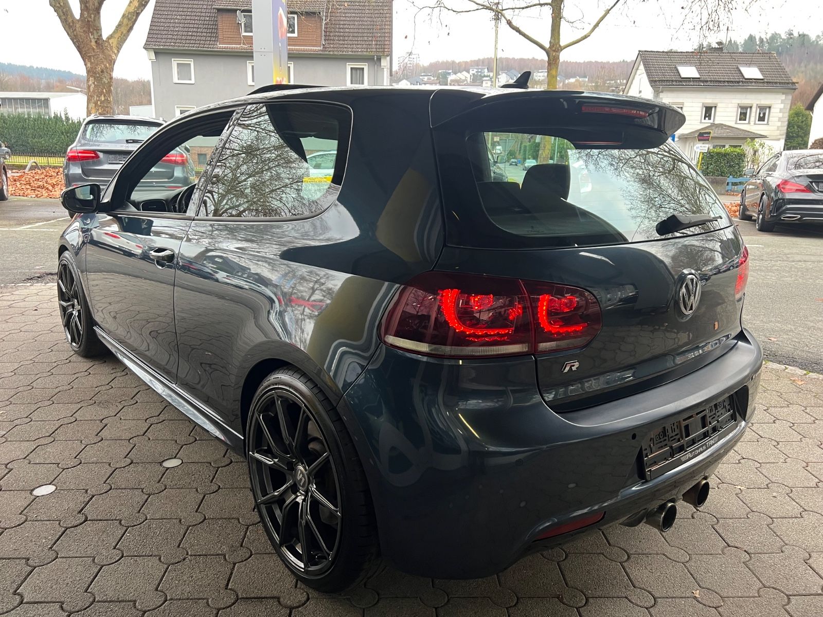 Fahrzeugabbildung Volkswagen Golf VI R 4Motion *SCHIEBEDACH*KEYLESS*XENON*