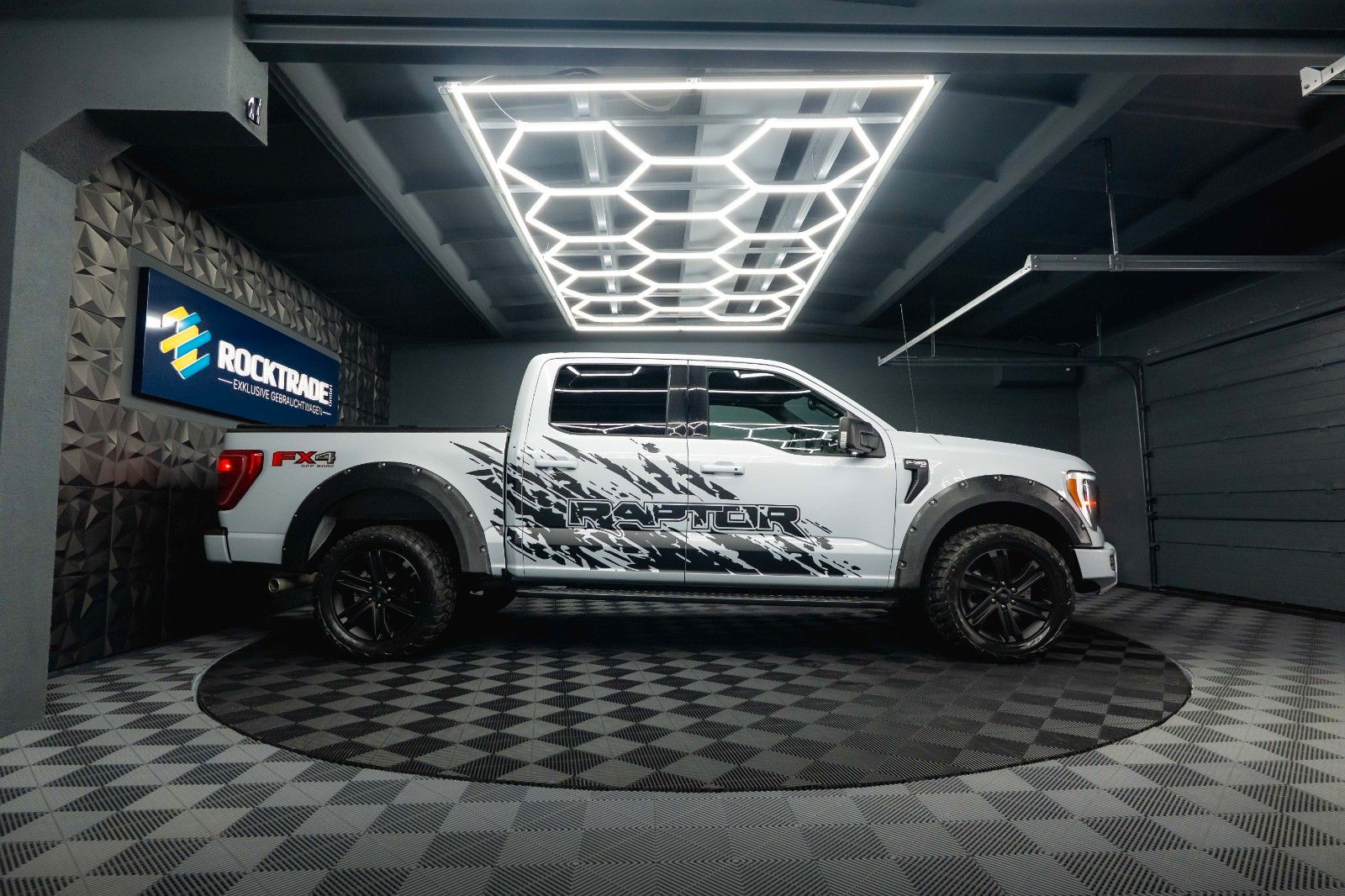 Fahrzeugabbildung Ford F150 5.0L V8 4x4 Offroad SuperCrew RAPTOR 19%