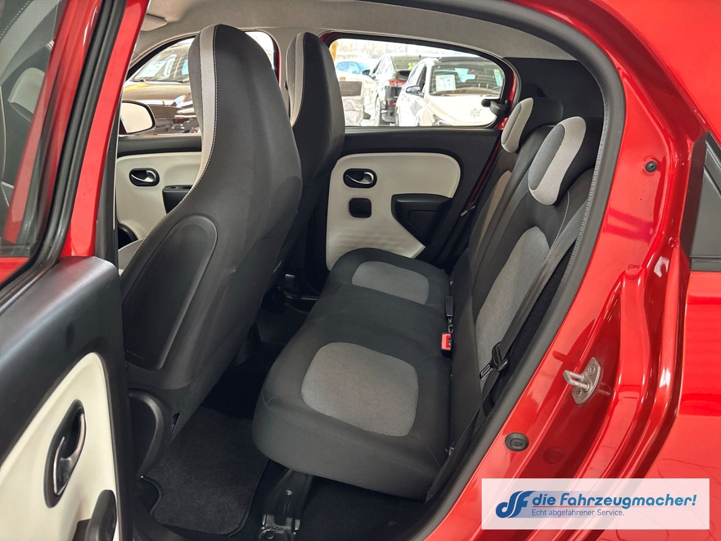 Fahrzeugabbildung Renault Twingo Experience DAB Tel.-Vorb. Berganfahrass.