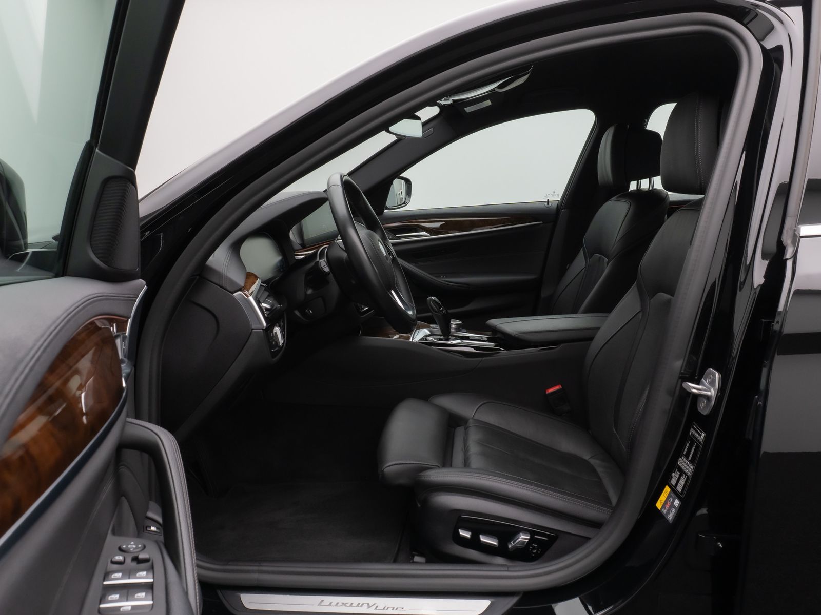 Fahrzeugabbildung BMW 530e iP Luxury Line Kamera HiFi Fernlichtassist