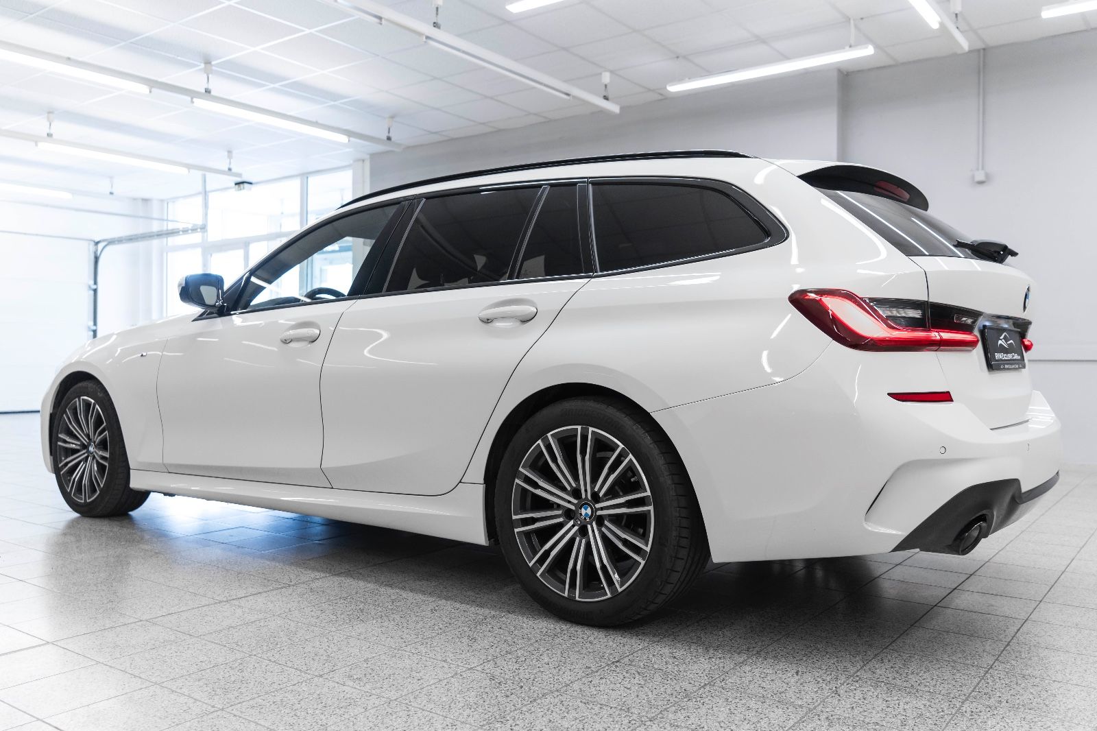 Fahrzeugabbildung BMW 320d Touring  M Sport PDC SZH