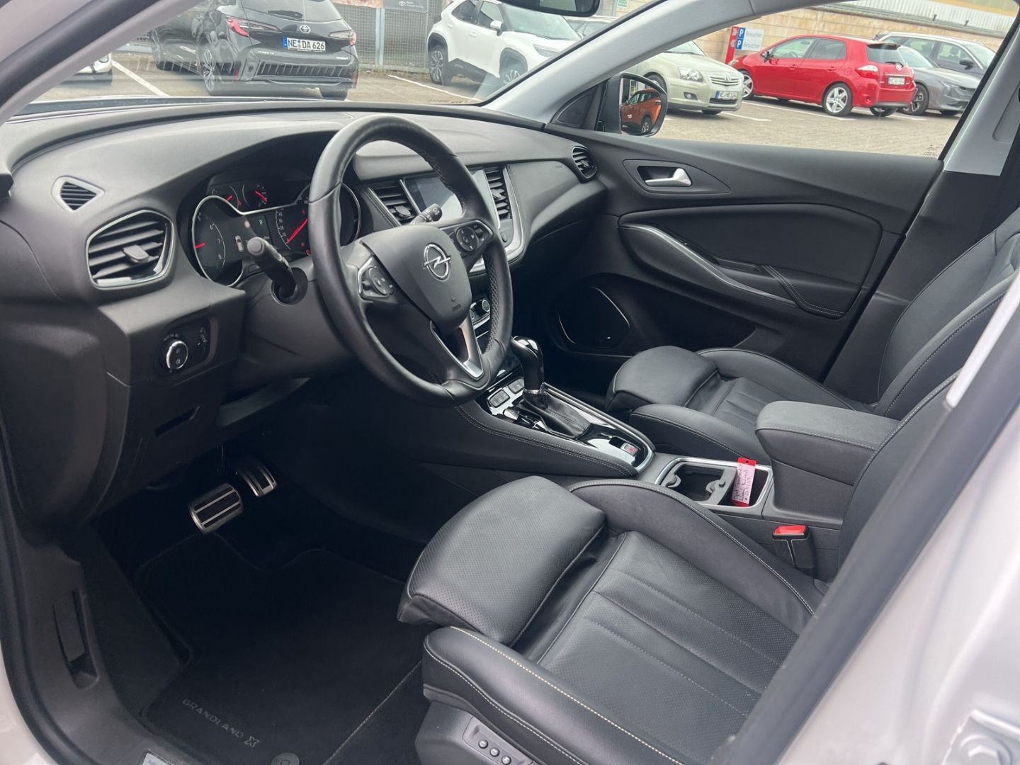 Fahrzeugabbildung Opel Grandland Ultimate 1.2 Turbo Navi Soundsystem 3