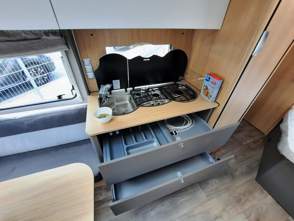 Fahrzeugabbildung LMC Tandero 480 D Verfüg./UltraHeat/Dusche