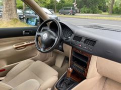Fahrzeugabbildung Volkswagen Bora 2.3 V5*Klima*Sitzheizung*OZFelgen*