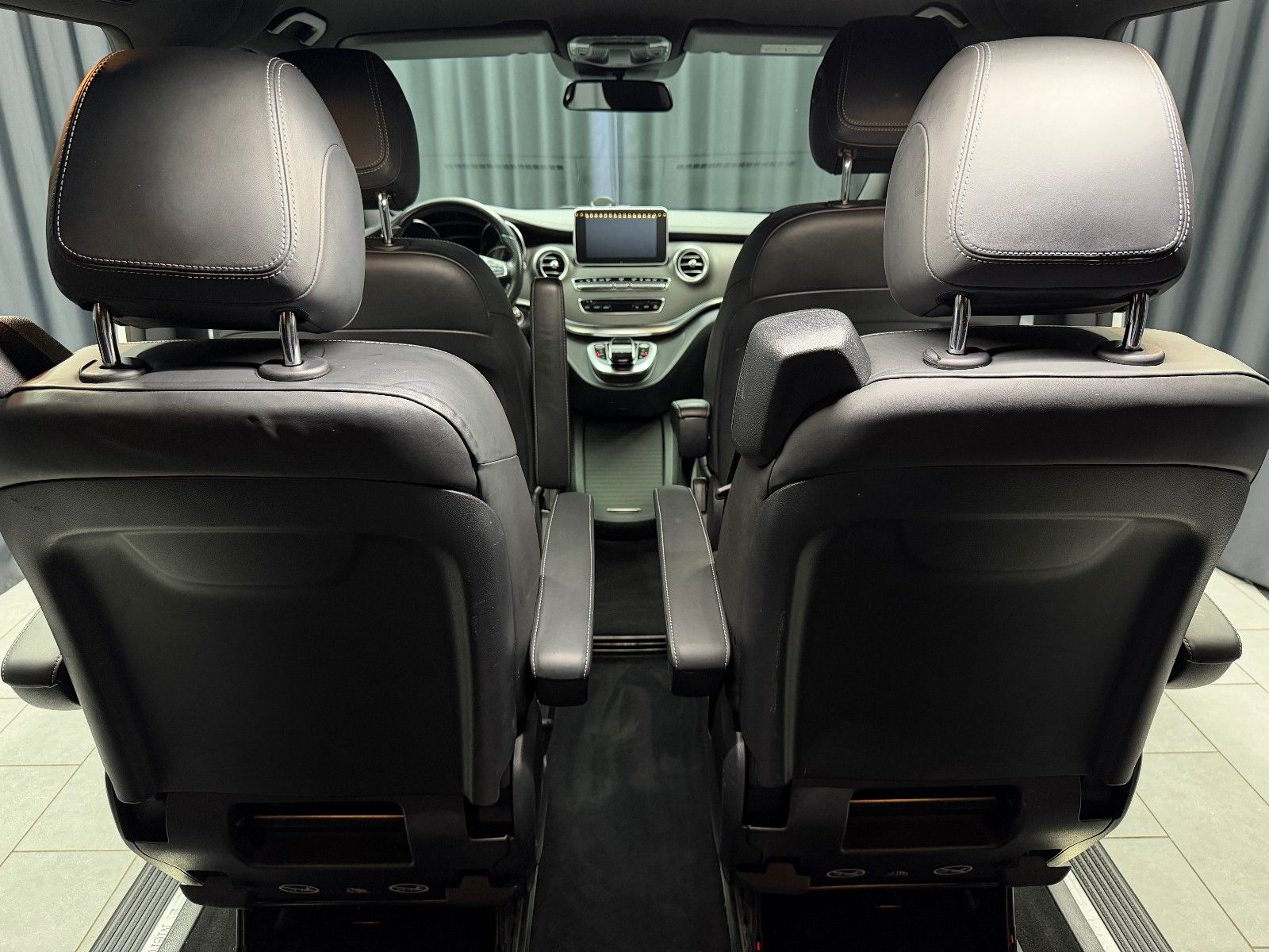 Fahrzeugabbildung Mercedes-Benz V250d NIGHT EDITION 4MATIC lang AMG-LINE|360°|