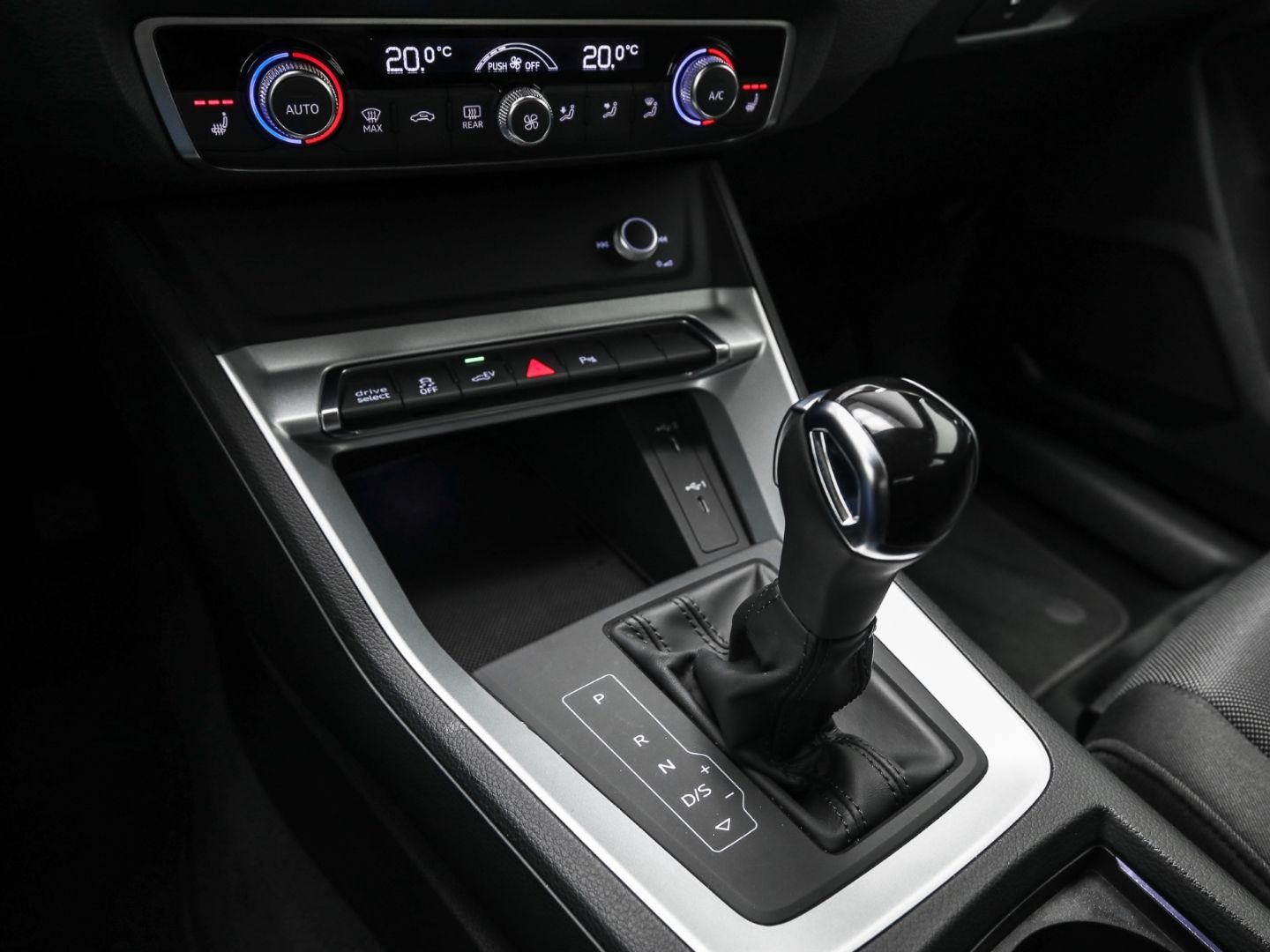 Audi Q3 45 TFSI e Navi LED virtCockpit foto 15