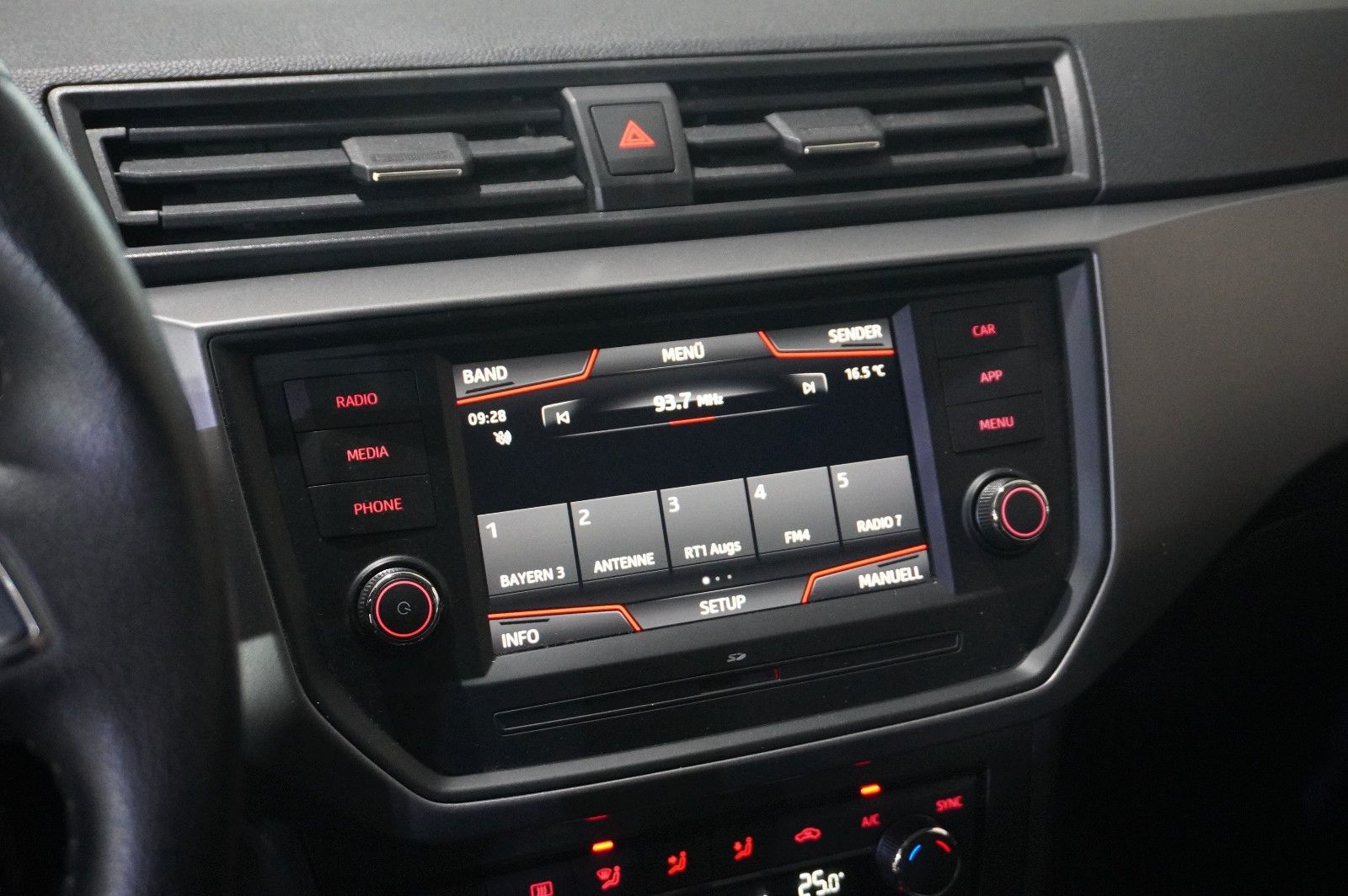 Fahrzeugabbildung SEAT Ibiza 1.0 MPI STYLE 5-TÜR NAVI/PDC/TEMP./NEBEL