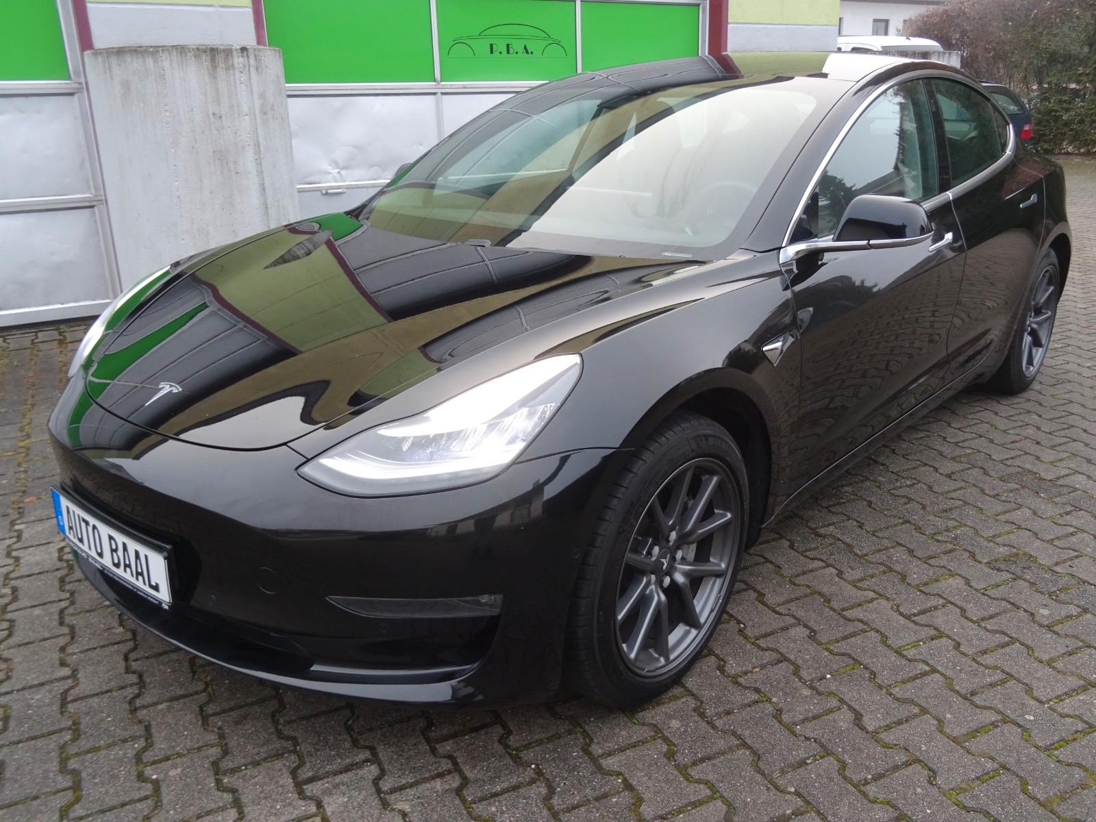 Tesla Model 3 Standard Range Plus RWD AHK 1 Hand