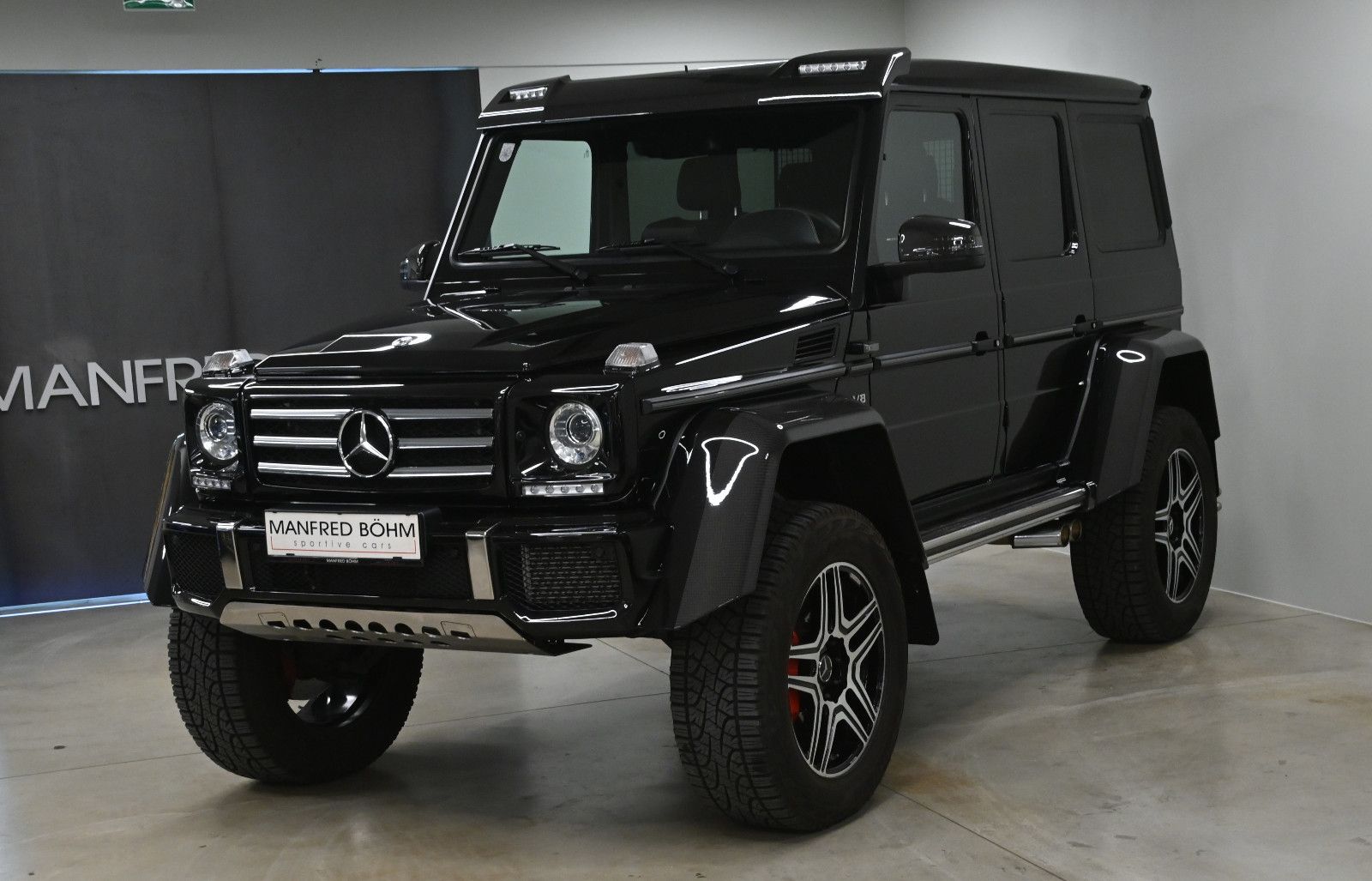 MERCEDES-BENZ G-500 4x4²