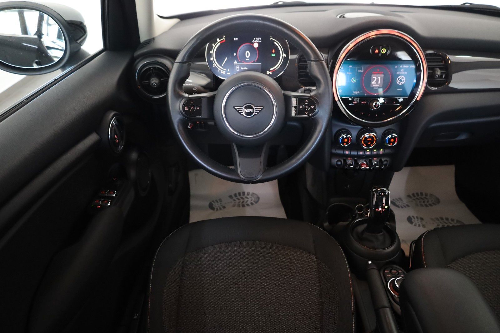 Fahrzeugabbildung MINI COOPER 5-trg.,Aut.,Navi,LED,Kamera,DAB,PDC