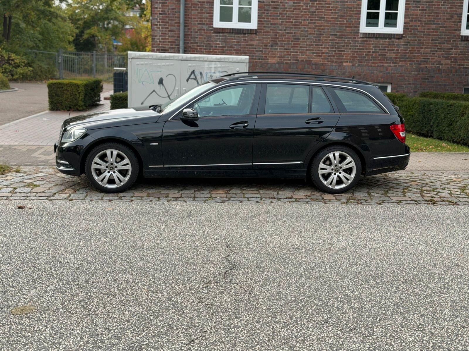 Mercedes-Benz C220 2011 — photo 7