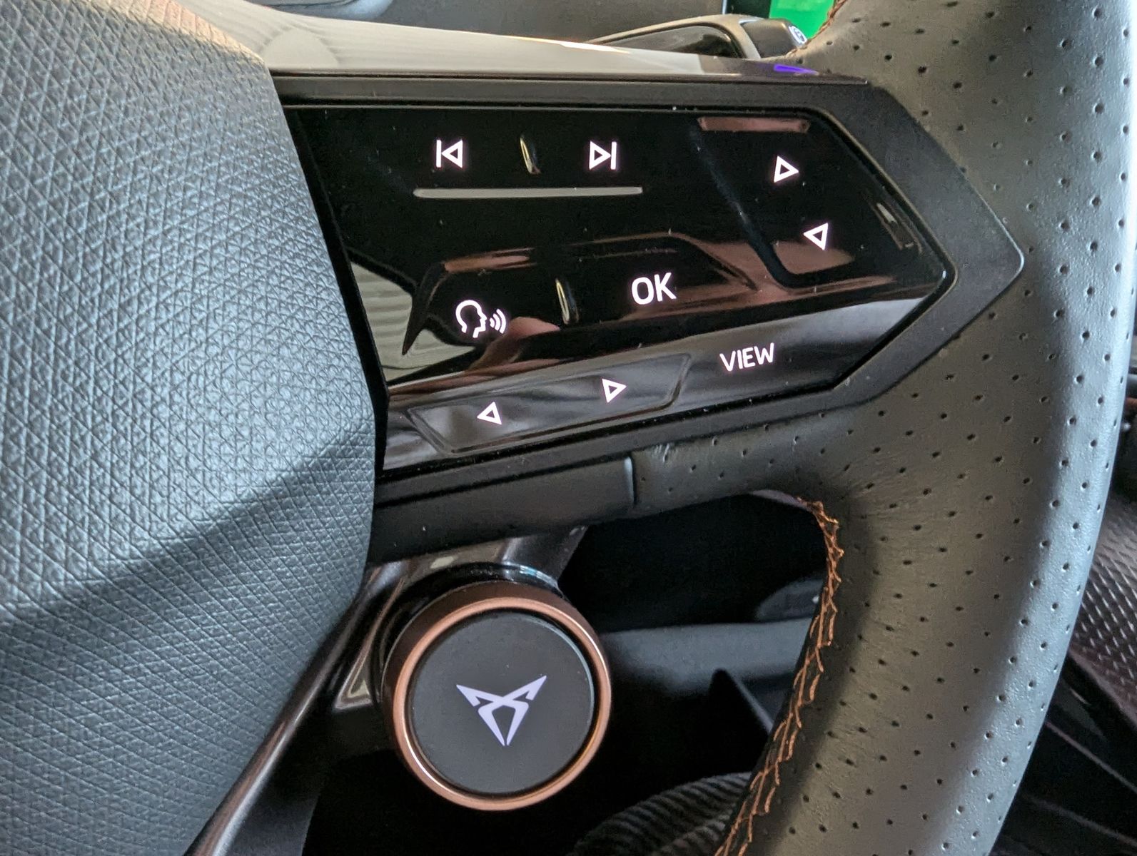 CUPRA Tavascan 210 kW Endura Drive-Pack 82kwh Navi-15" - Image 23