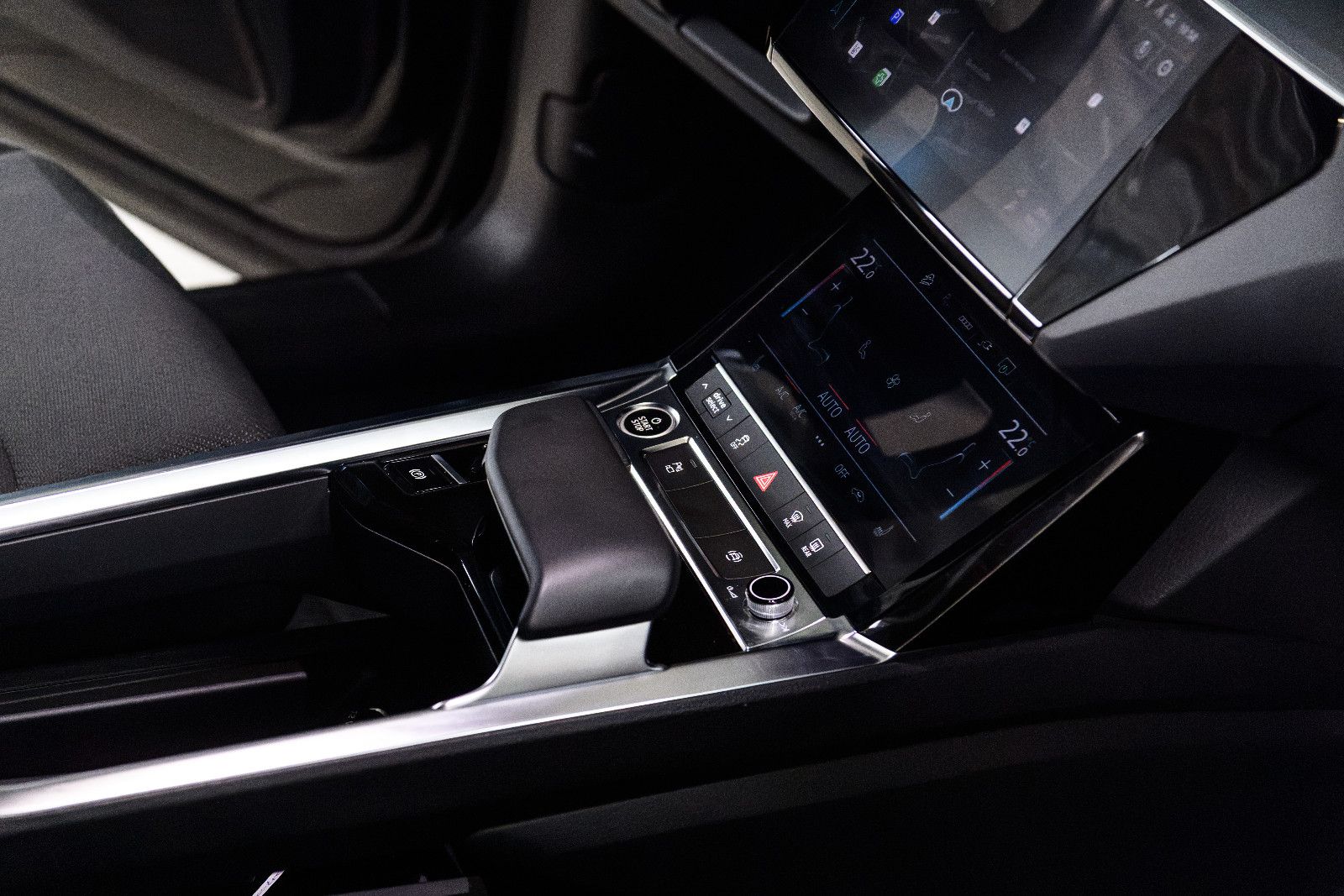 Fahrzeugabbildung Audi e-tron 50 quattro LED+NAVI+SZH+RFK