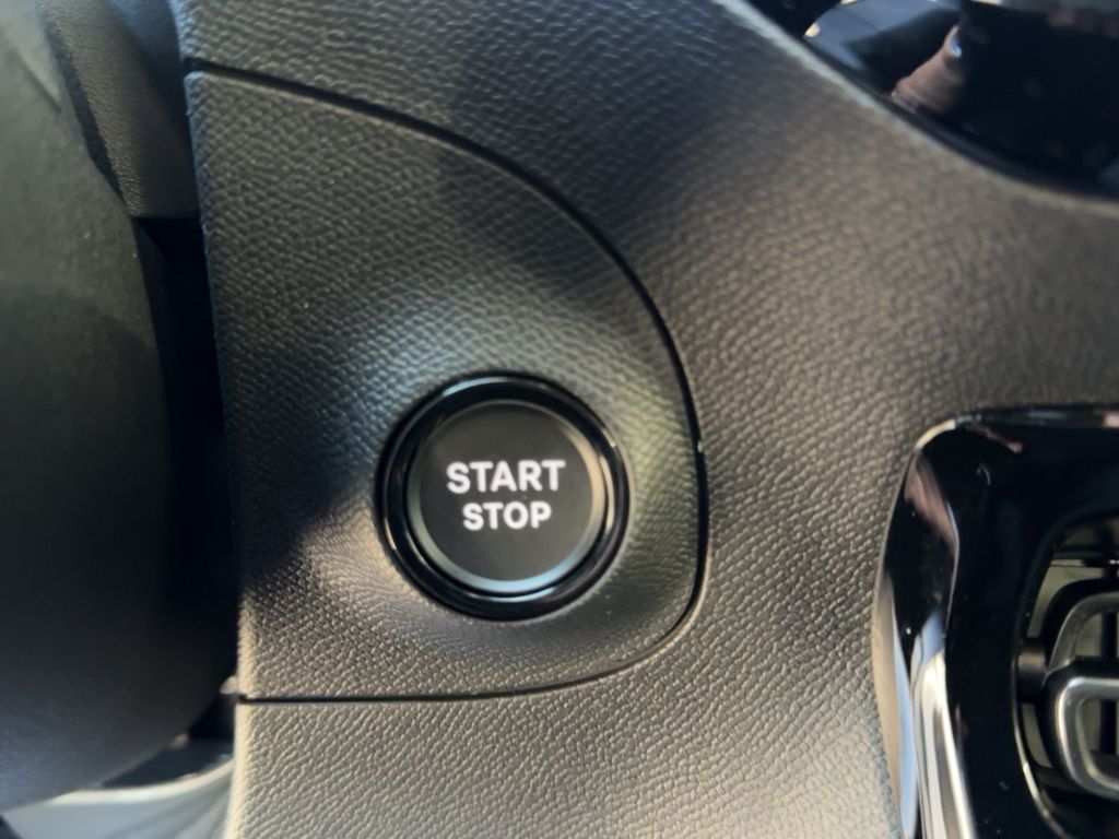 Fahrzeugabbildung Opel Mokka GS Tech Paket Allwetterreifen