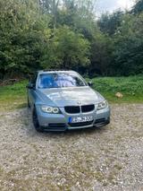 BMW e90 330i - BMW 330 aus 2005: 330i