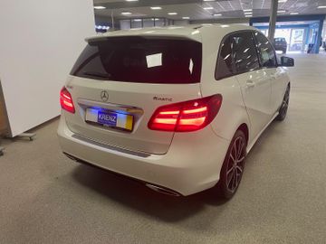 Mercedes B 220 - 5