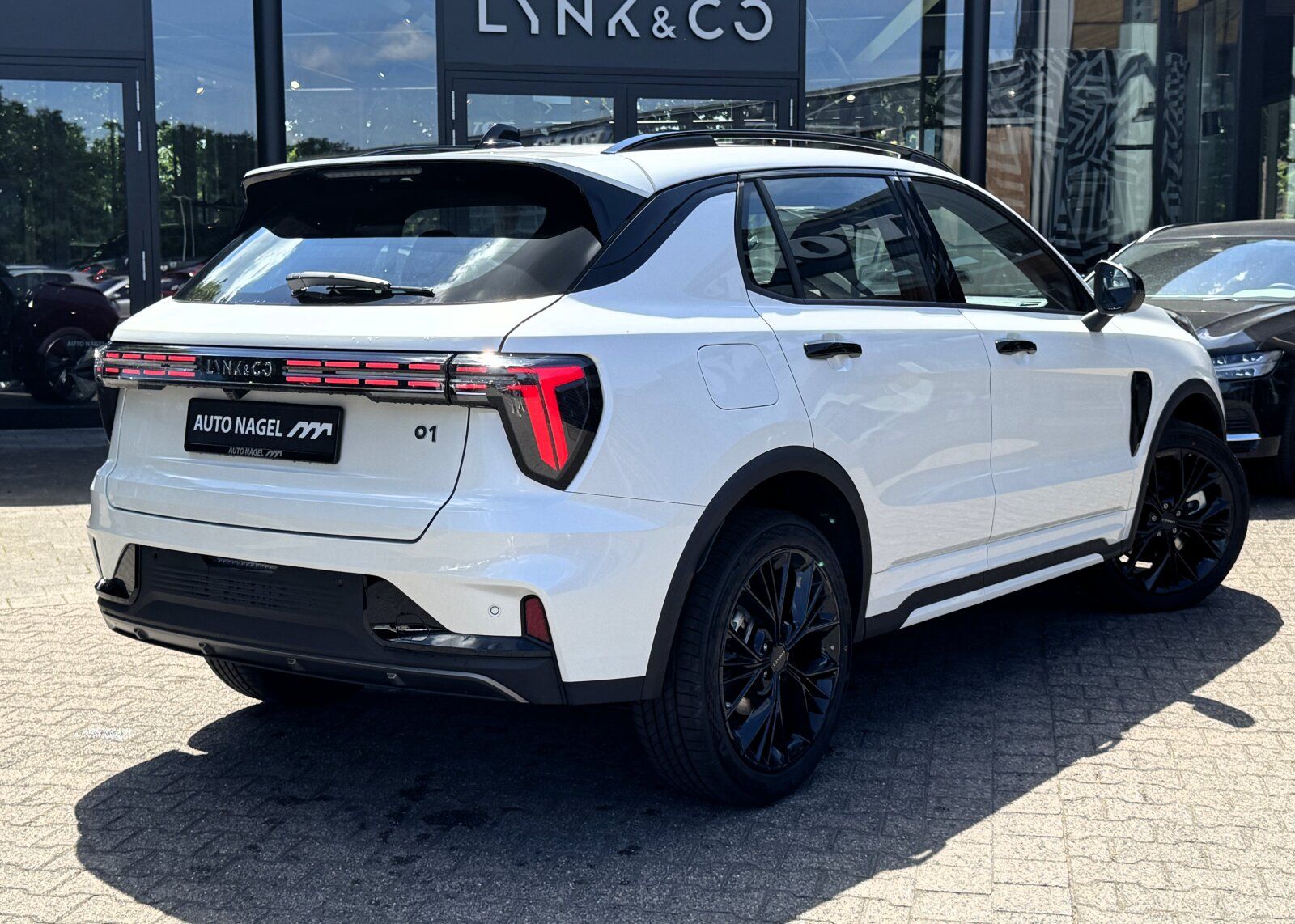 Lynk & Co 01