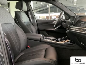 BMW X7 - 7