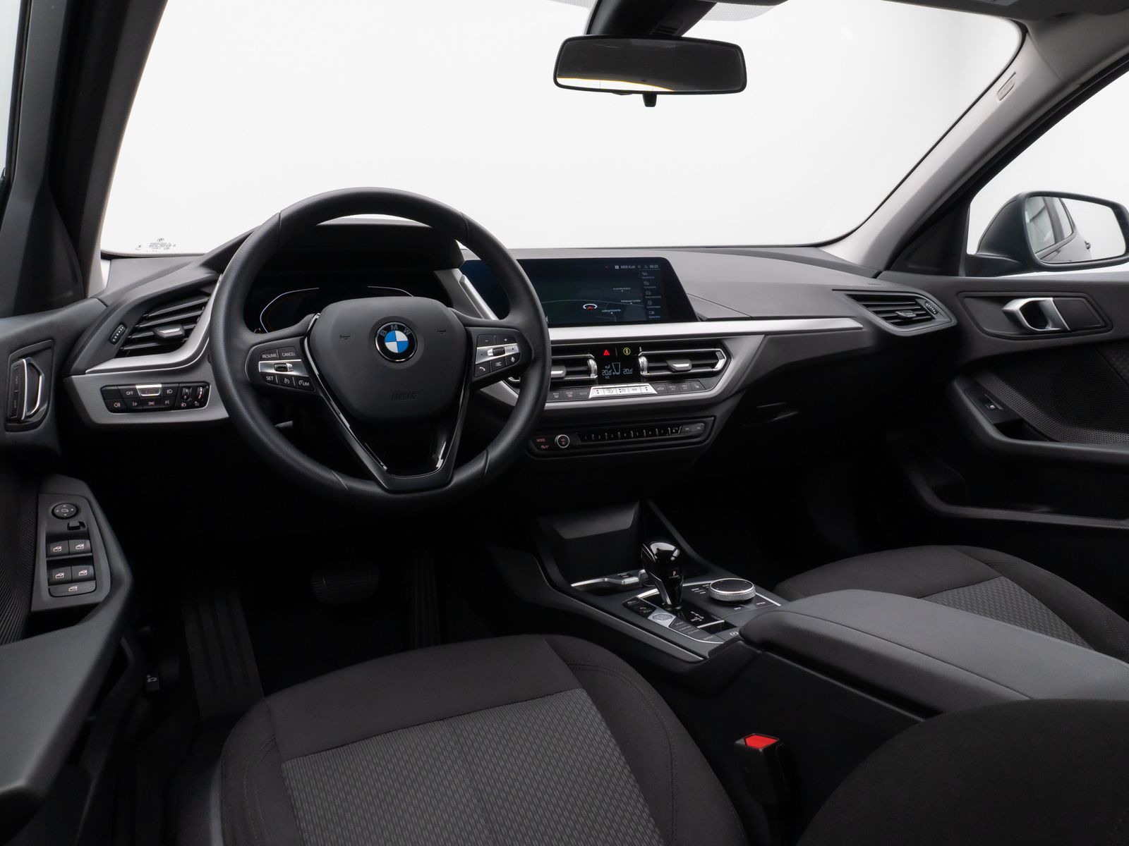 Fahrzeugabbildung BMW 118i DAB CockPitPro Geschwindigkeitsreg PDC LED