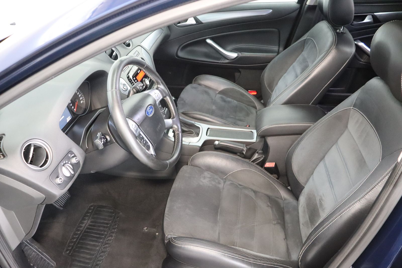 Fahrzeugabbildung Ford Mondeo Turnier 2.0i Titanium * Sitzhzg * Top