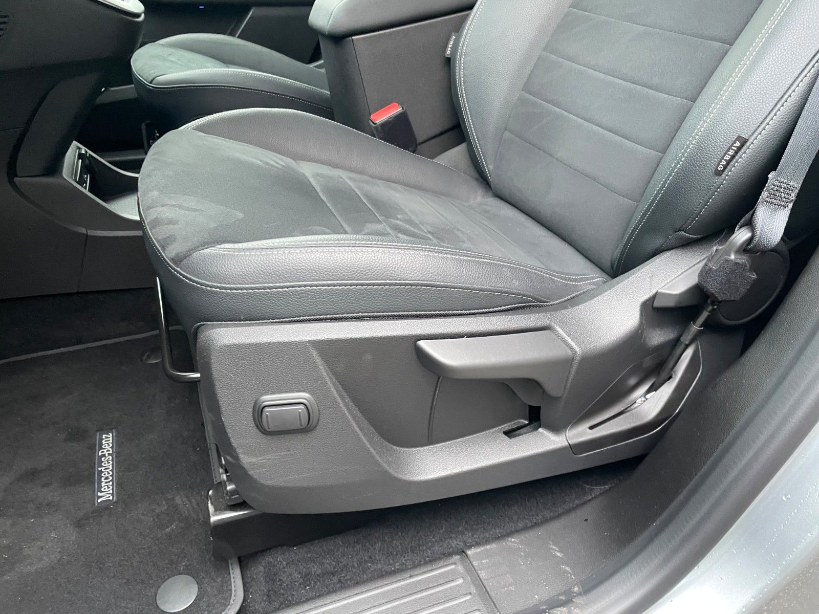 Fahrzeugabbildung Mercedes-Benz T 180 d Progressive Edition Kamera LED MBUX SHZ