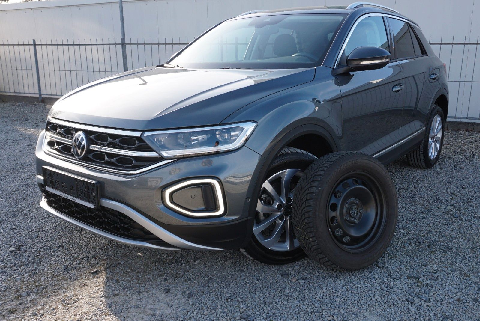 Fahrzeugabbildung Volkswagen T-Roc Style, Kamera, Navi, AHK, LED, IQ.Drive+WR