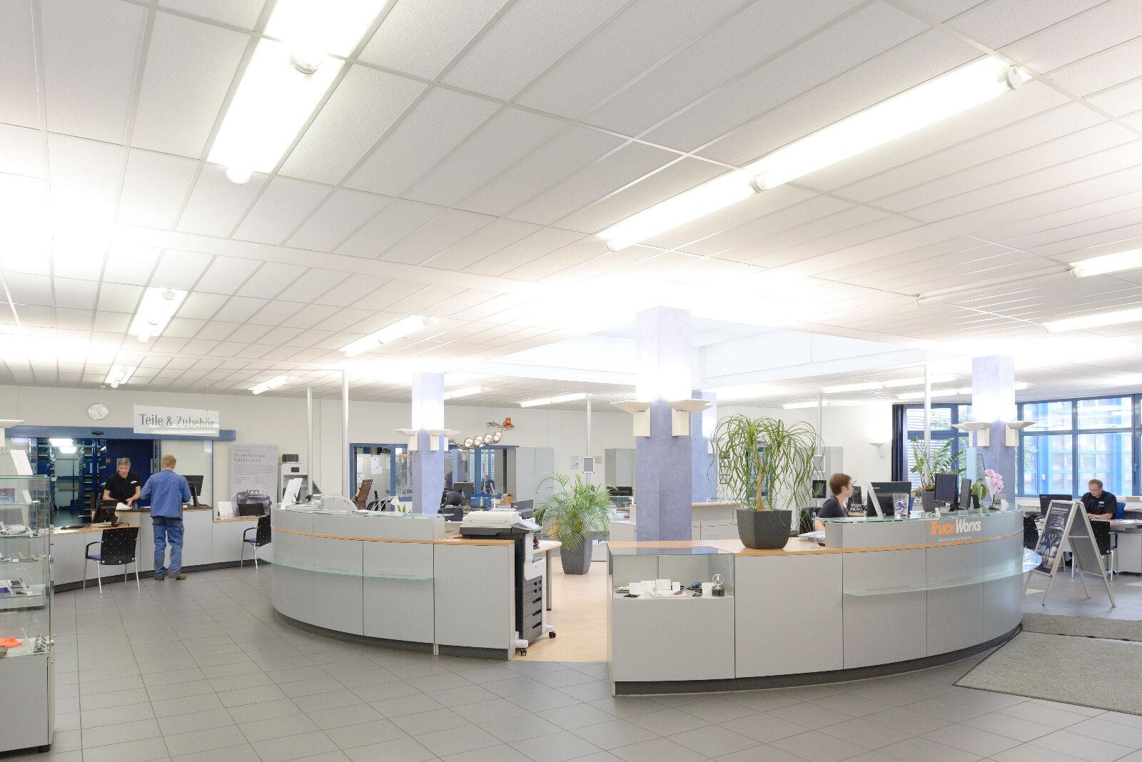 showroom-image-top