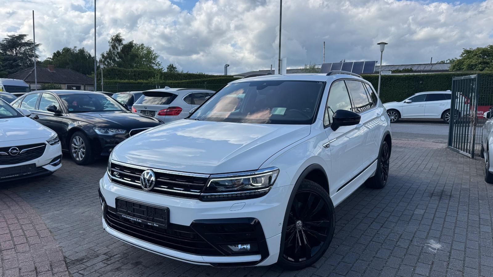 Volkswagen Tiguan Allspace R-Line 4Motion | PANO| HUD| 360°