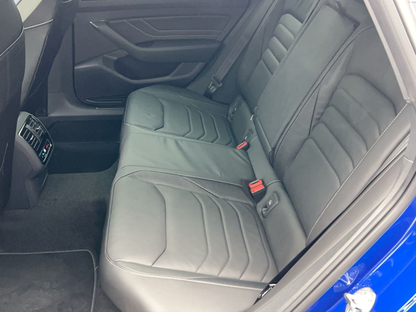 Arteon 4Motion R-Line 2.0l TDI DSG StHz Leder W+