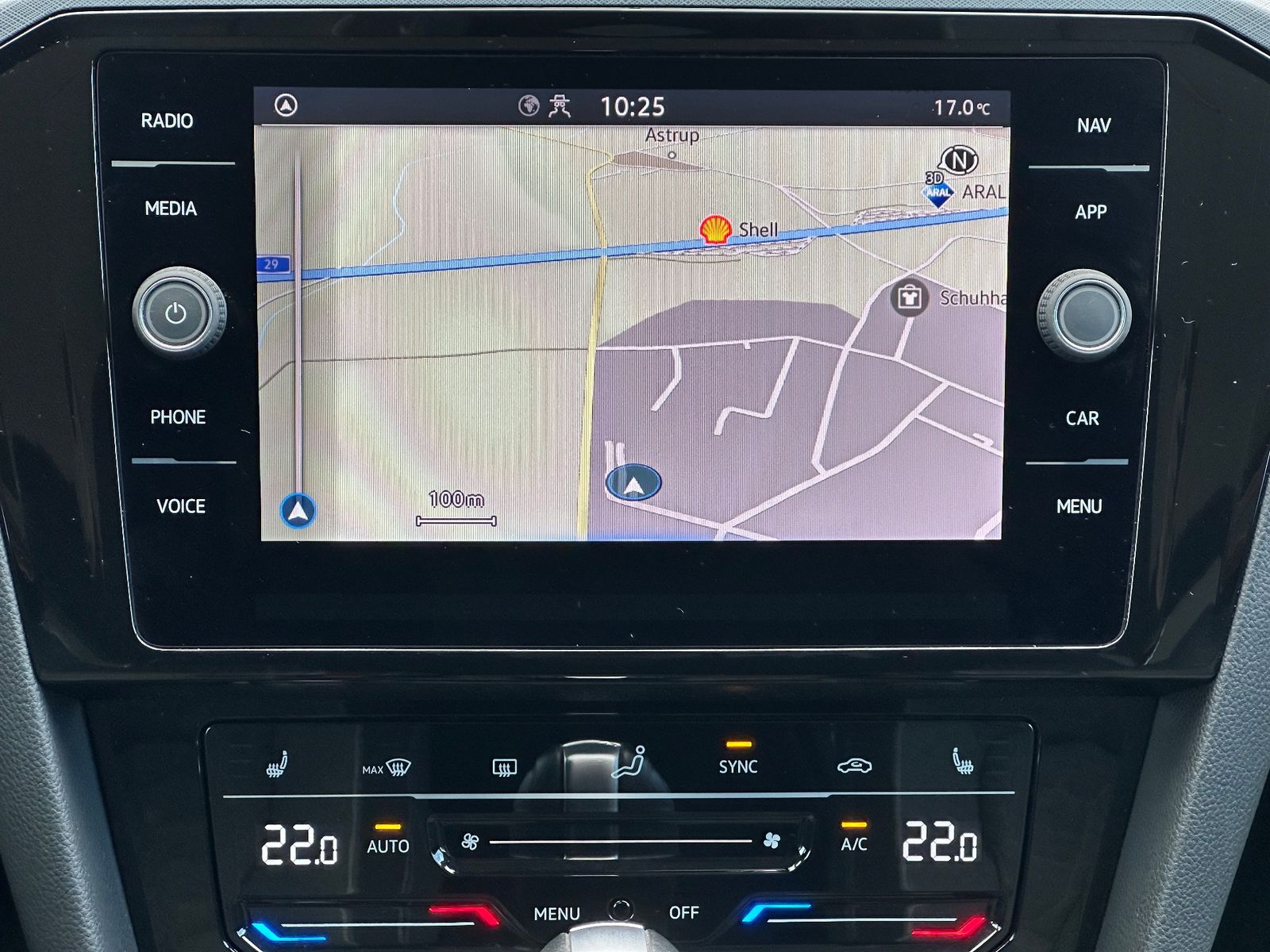 Fahrzeugabbildung Volkswagen Passat Variant 2.0 TDI DSG Business NAV+LED+ACC