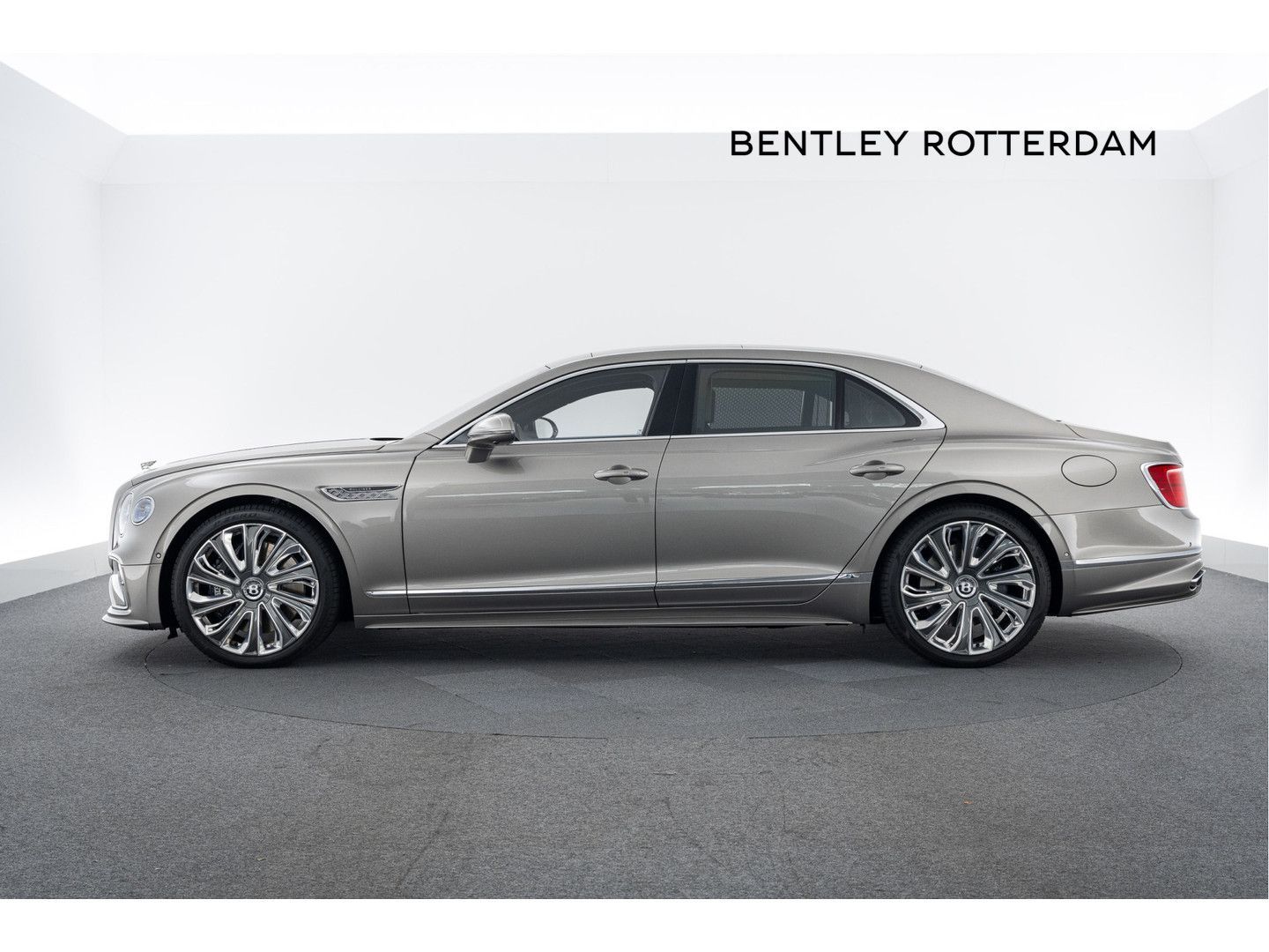 Bentley Flying Spur Mulliner V8 Hybrid MY2026 imagem 2