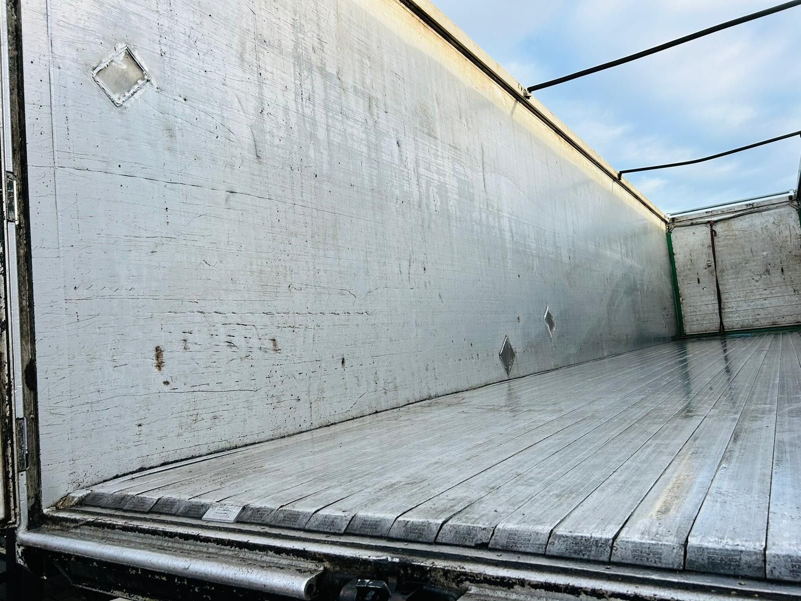 Fahrzeugabbildung Knapen K100 Schubboden 92m³ Alu Felgen TÜV Plane Neu