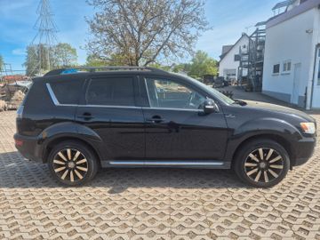 Mitsubishi Outlander - 8