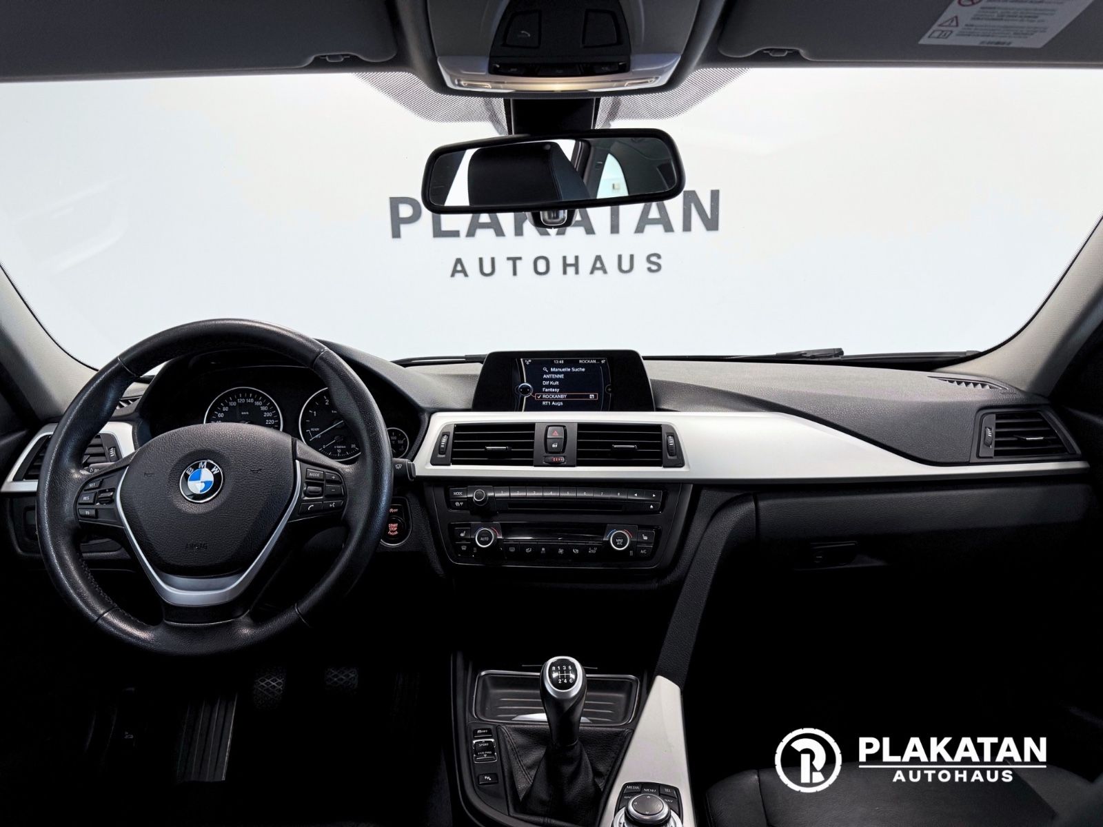 Fahrzeugabbildung BMW 318d Touring Leder Navi Bi-Xenon