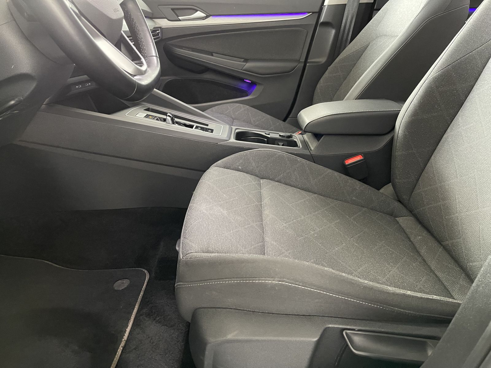Fahrzeugabbildung Volkswagen Golf Life 2.0 TDI*LED-Plus*AHK*Cam*STHZ*