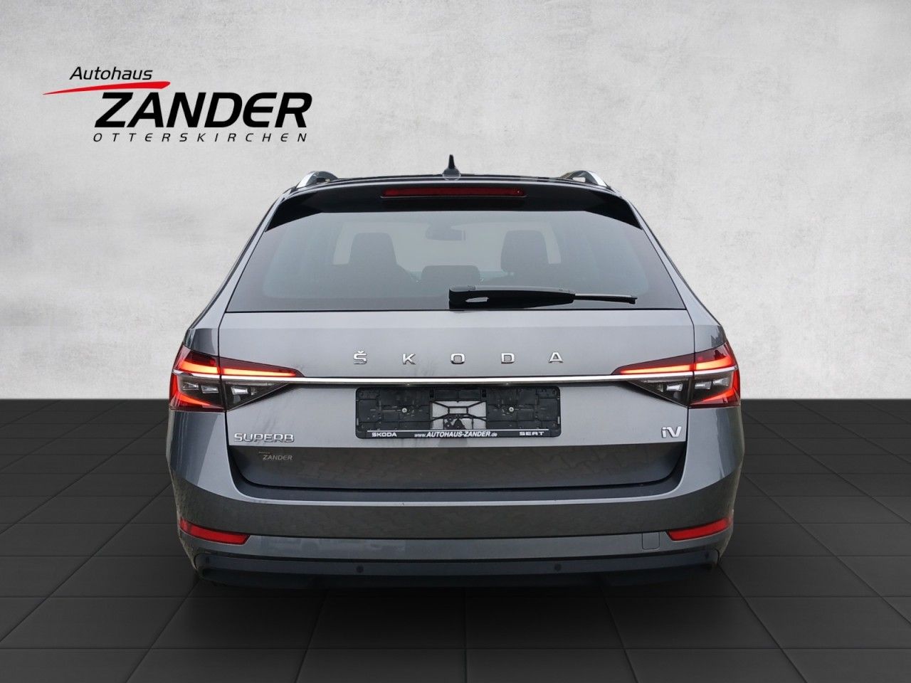 Fahrzeugabbildung SKODA Superb Combi Style iV AHK NAVI Standheizung