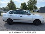Seat Cordoba/Polo 1.4 Klima 5-Türiger Kleinwagen TÜV - Seat Cordoba aus 2003