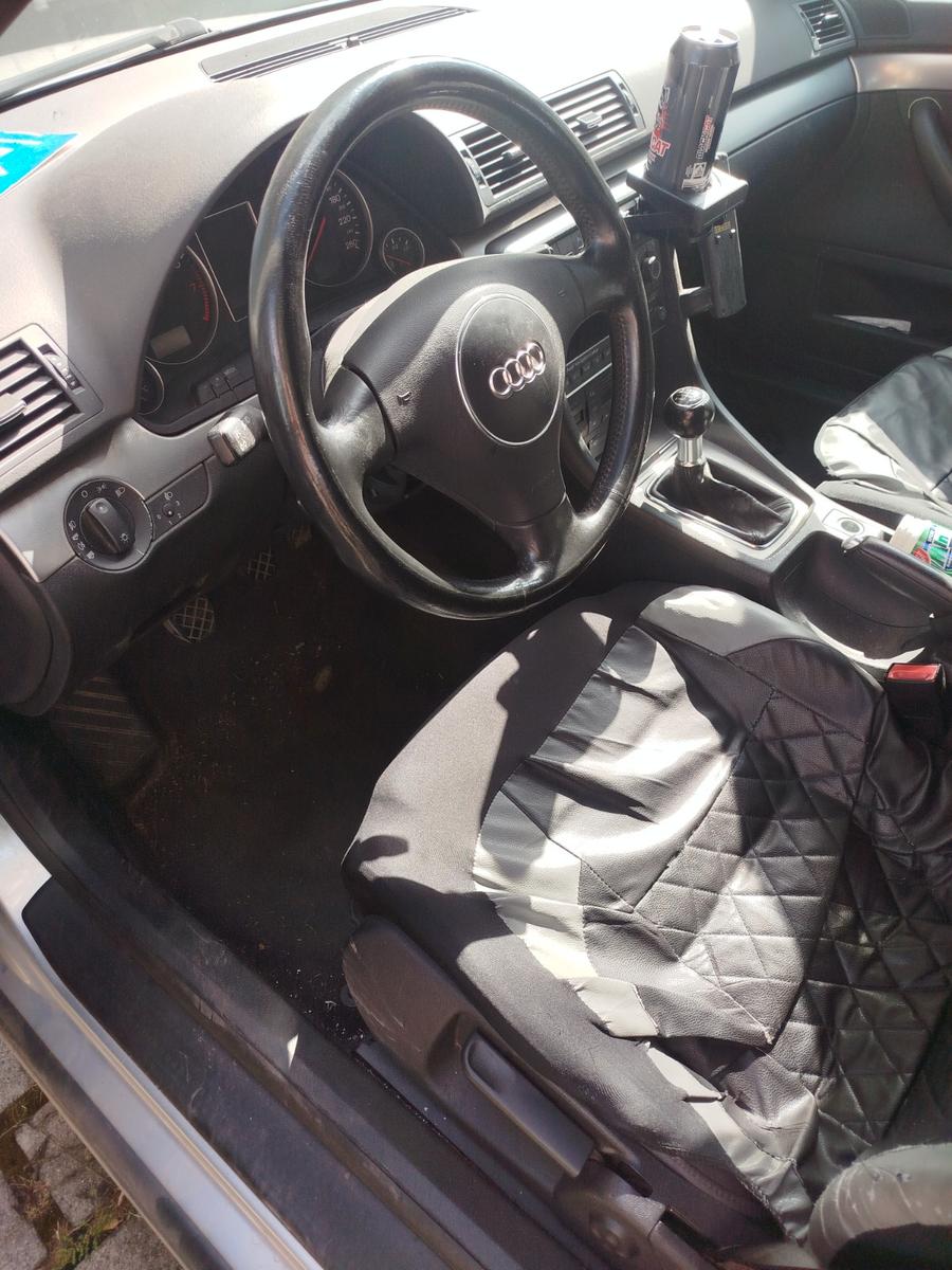 Audi A4 2004 — photo 8