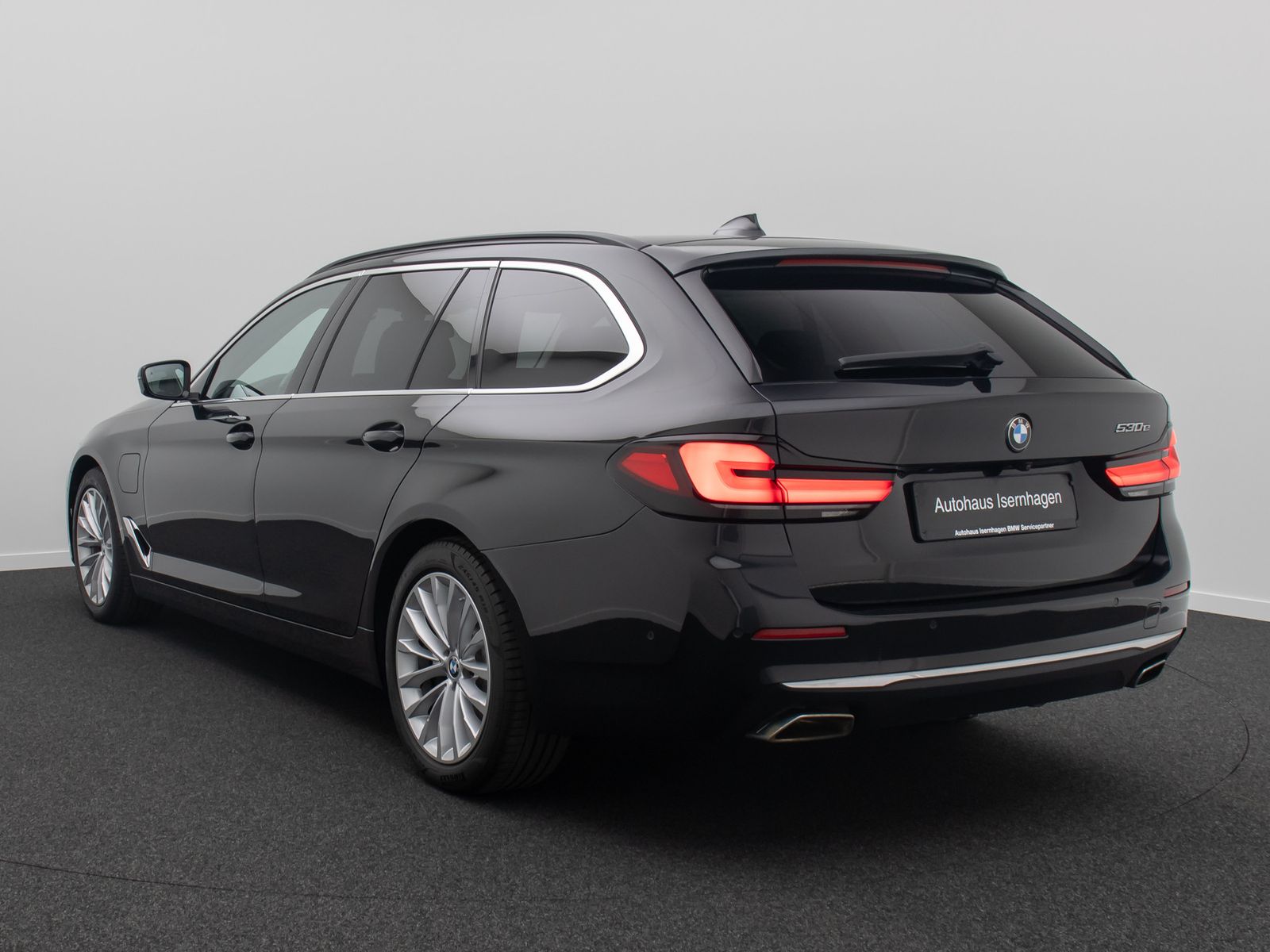 Fahrzeugabbildung BMW 530e Luxury Line 360° Laser DAB H/K SoftCl Sport