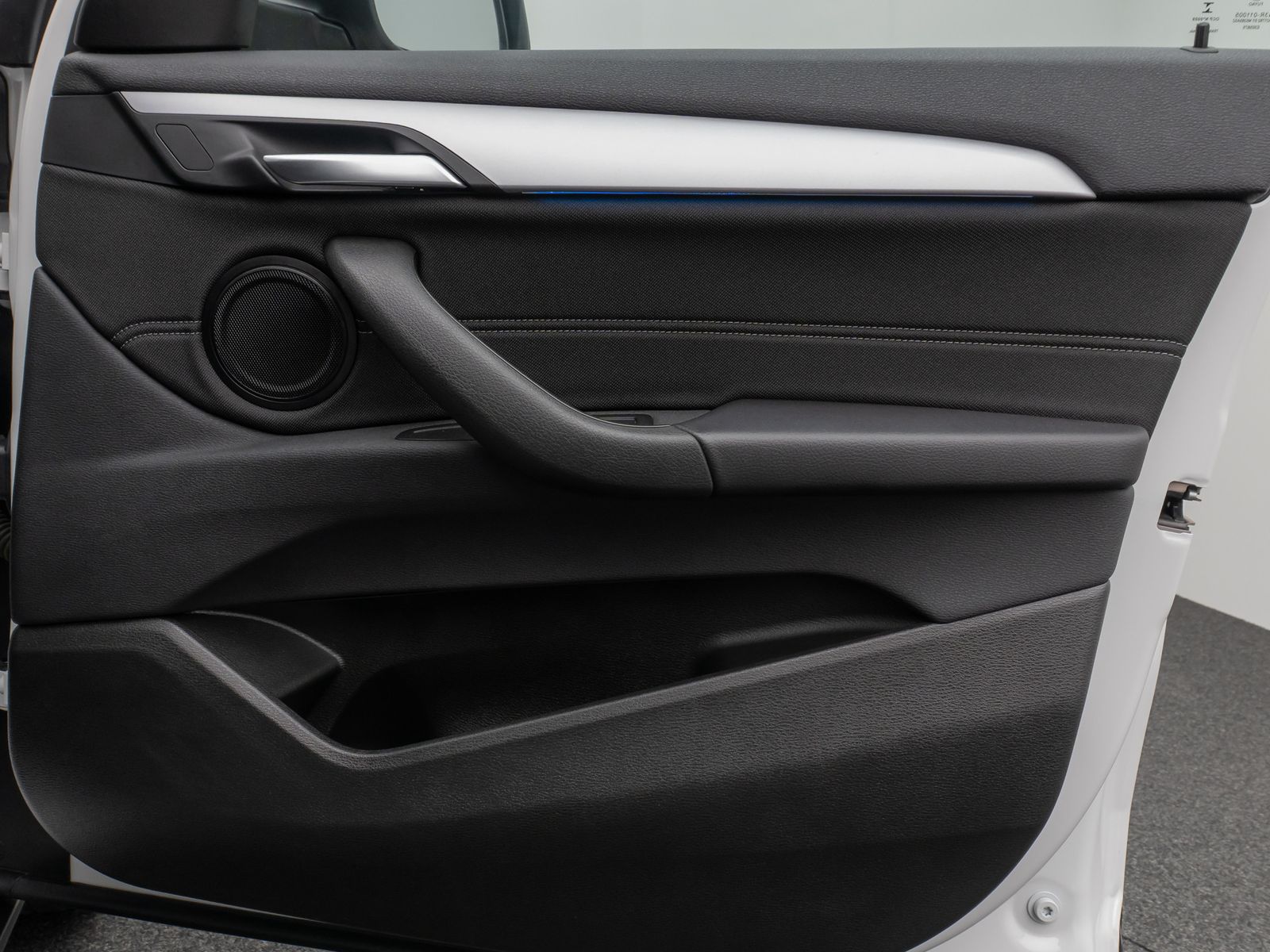 Fahrzeugabbildung BMW X2 xD25e Kamera DAB HiFi Navi Komfort Sport LED