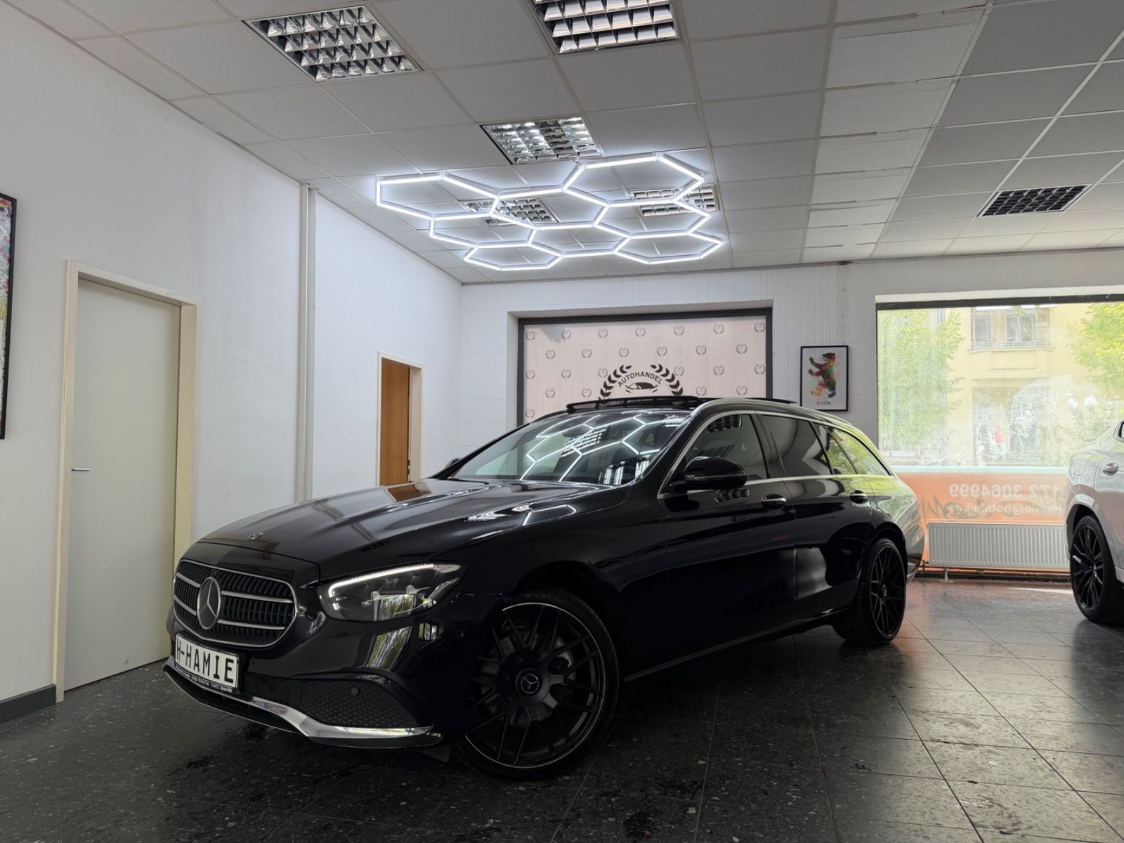 Mercedes-Benz E220d 4MATIC AMG KEYLESS PANO 360° HUD ACC