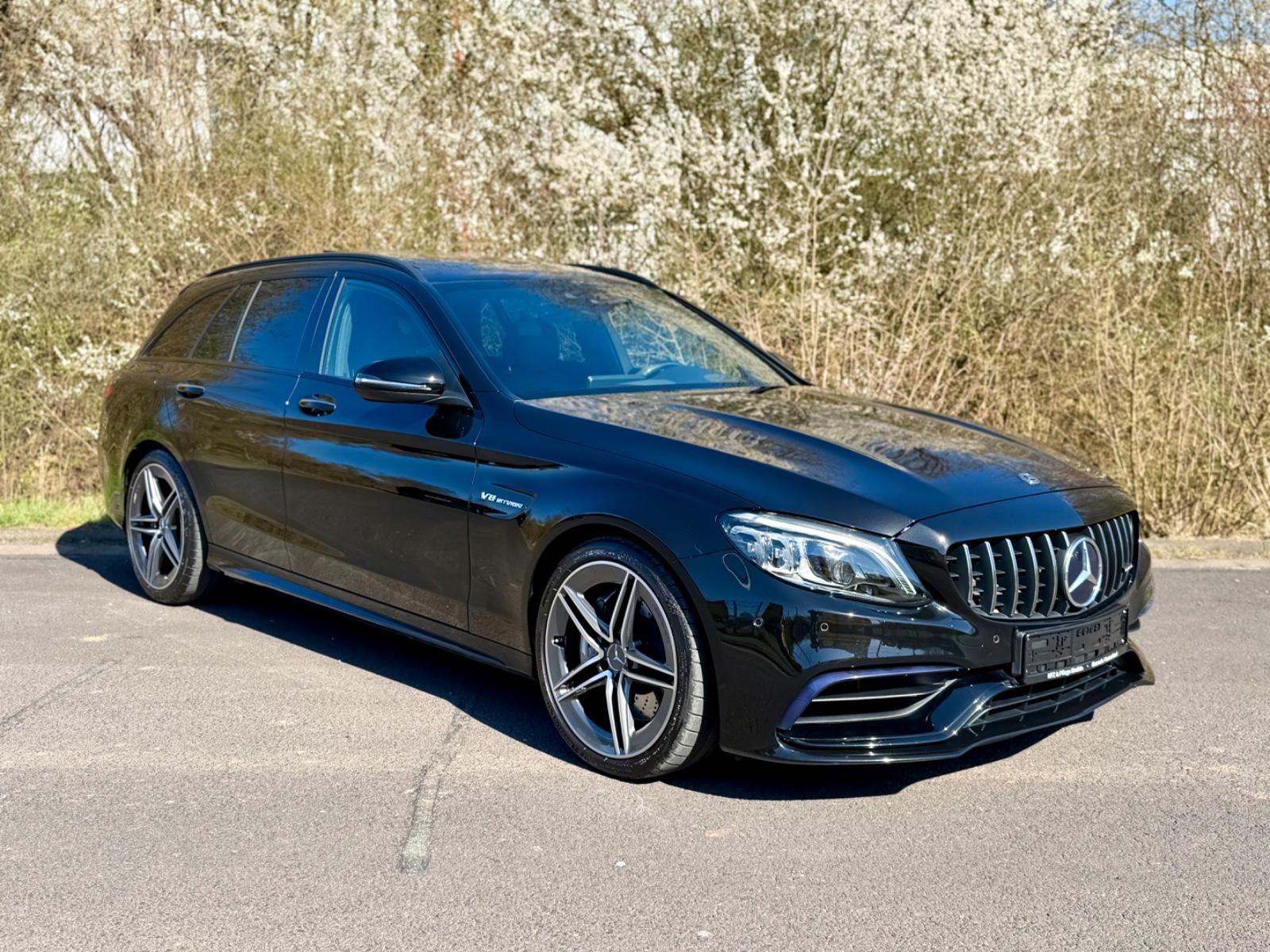 Mercedes-Benz C 63 AMG*Night*Pano*Burmester*Dig.Cockp*Distroni