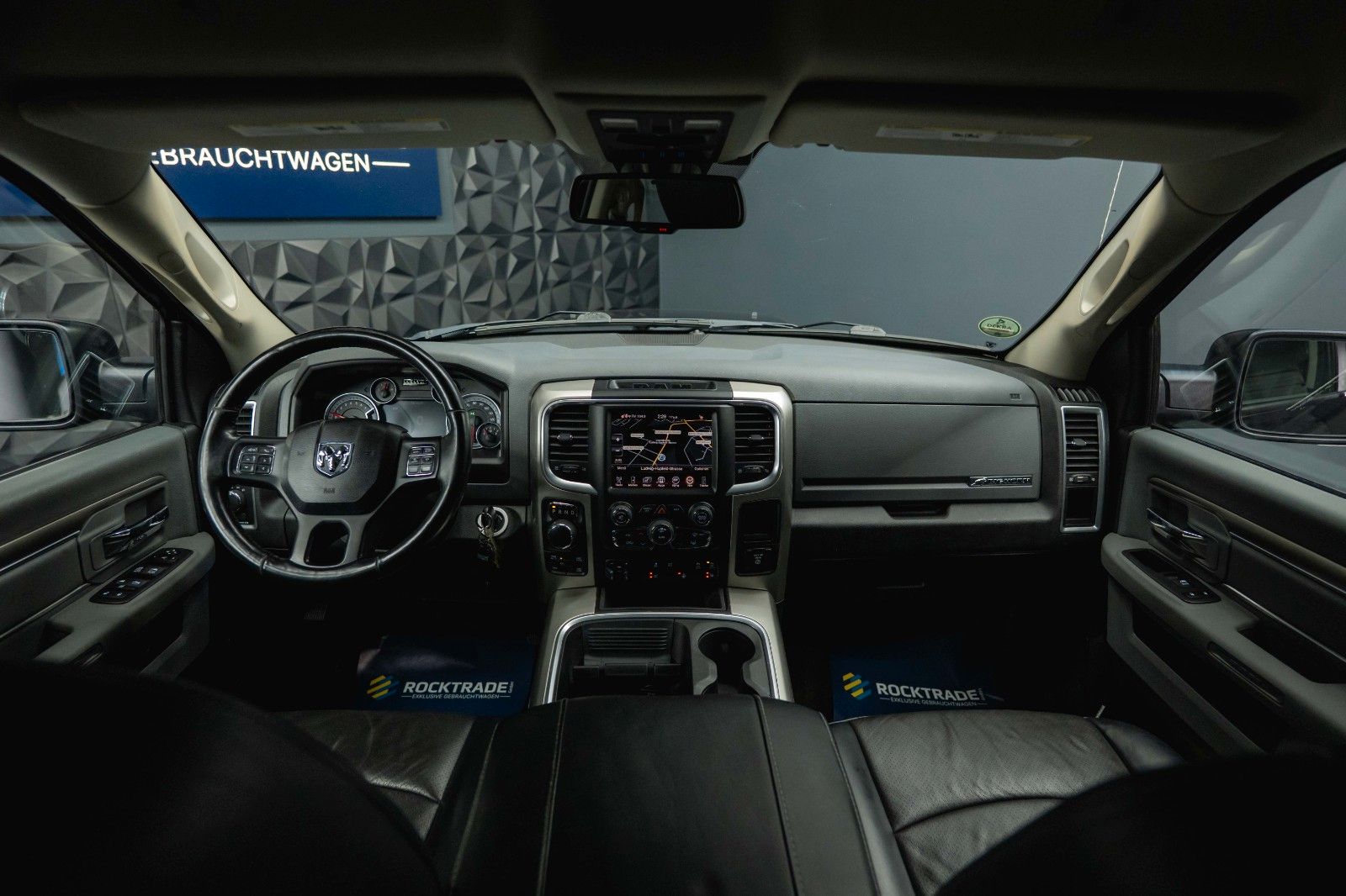 Fahrzeugabbildung Dodge RAM 5.7 V8 HEMI 4x4 Offroad Night  LONGBED*LPG*